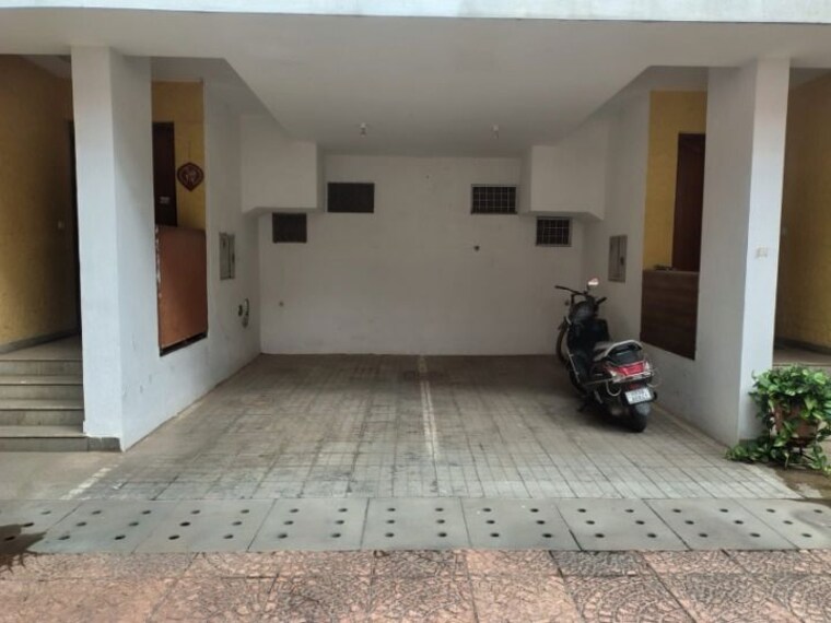  Parking, lgcl-bamboo-forest 4 Bedroom 3064 Sq.Ft. Villa In Hosa Road Bangalore 10778534