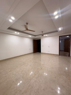 Room in 3 BHK Builder Floor at Palm Residency Chhatarpur, Chattarpur – for Rent