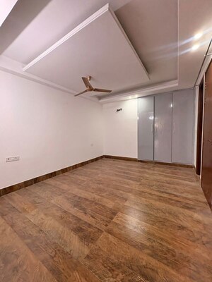 Room in 3 BHK Builder Floor at Palm Residency Chhatarpur, Chattarpur – for Rent