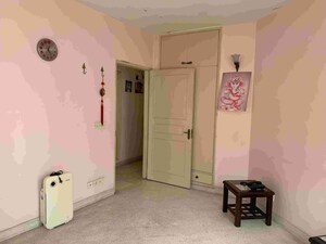 Team Area in 2.5 BHK Apartment at Kohli One Malibu Town Plot, Sector 47 – for Sale