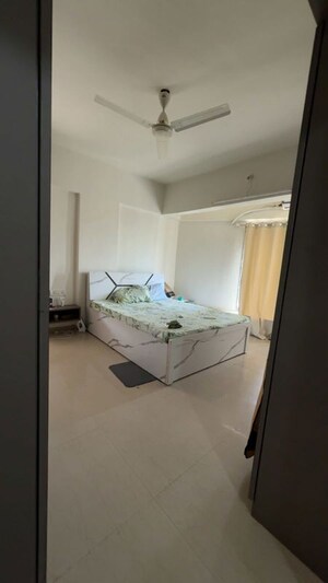 Bathroom in 3 BHK Apartment at Kheni Tower, Santacruz East – for Rent