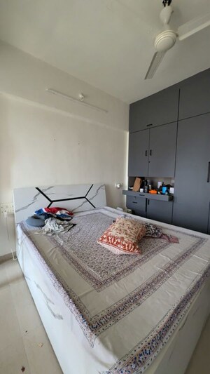 Bedroom in 3 BHK Apartment at Kheni Tower, Santacruz East – for Rent