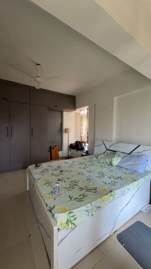 Bedroom in 3 BHK Apartment at Kheni Tower, Santacruz East – for Rent