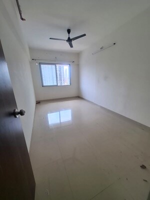 Room in 1 BHK Apartment at Siddharth Windcrest, Prabhadevi – for Sale