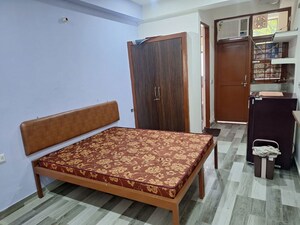 1 RK Builder Floor For Rent in Dlf Phase iv