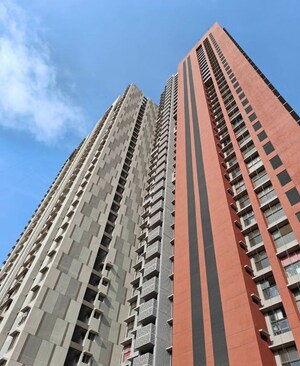 2 BHK Apartment For Sale in Lodha Vista, Lower Parel