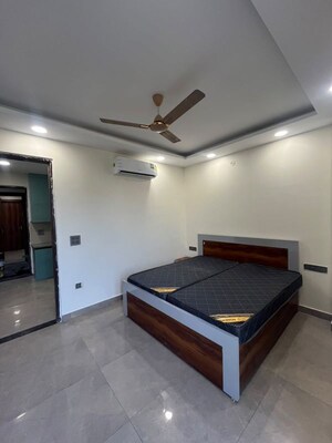 Bedroom in 2 BHK Builder Floor at Sector 57 – for Rent