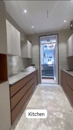 Room in 3 BHK Builder Floor at Pitampura – for Rent