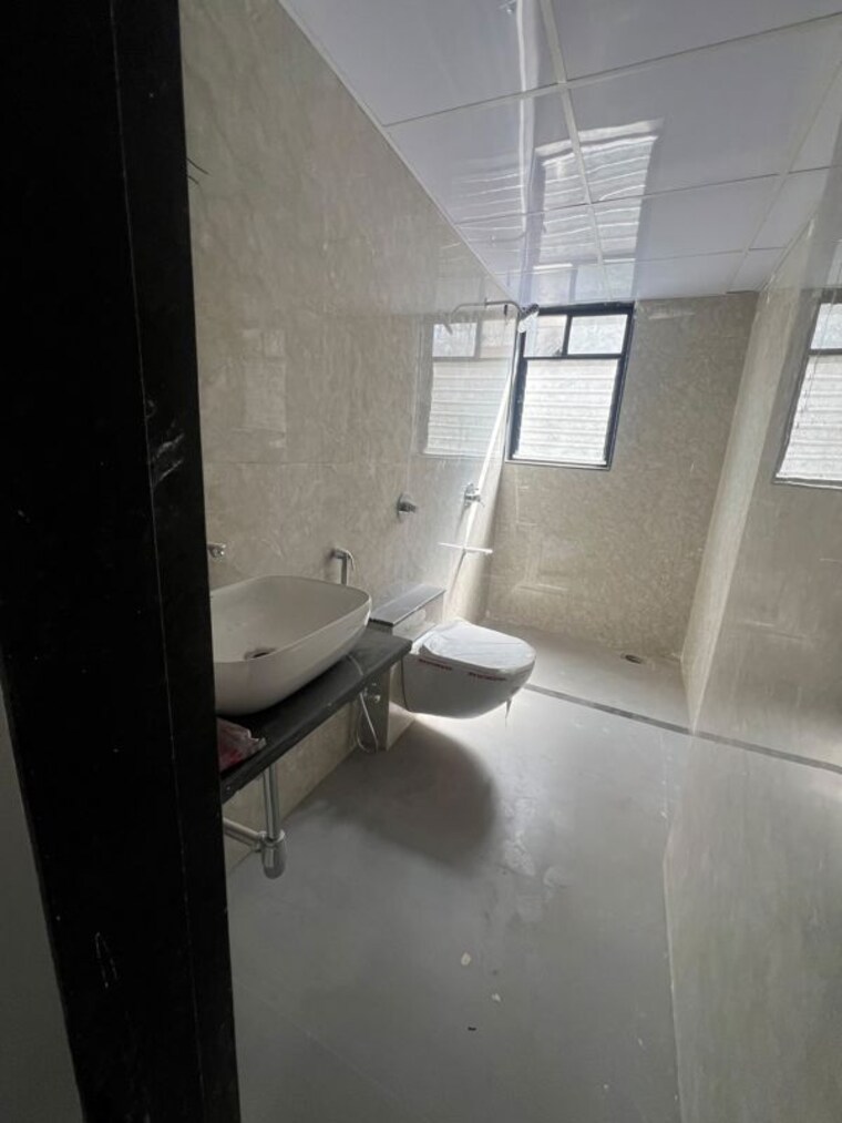 Bathroom, lk-umang-heights 4 Bedroom 1197 Sq.Ft. Apartment In Andheri West Mumbai 10778780