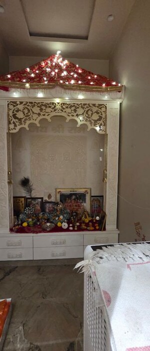 Furnished Amenities in 6+ BHK Villa at Niti Khand ii – for Sale