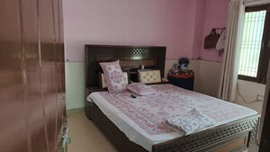 Bedroom in 6 BHK Independent House at Mahmoorganj – for Sale