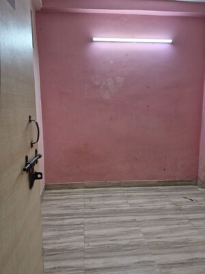 Room in 2.5 BHK Builder Floor at Mayur Vihar – for Sale