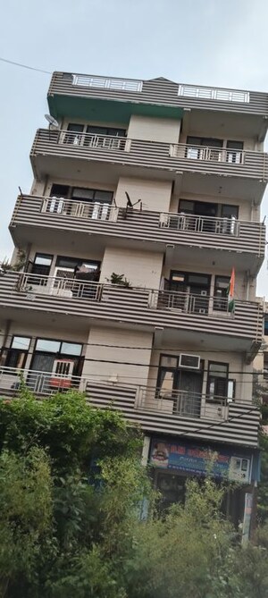  Apartment For Sale in Loni