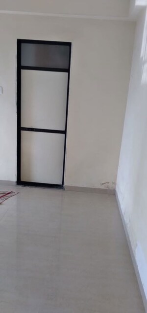Room in 1.5 BHK Apartment at Tilak Indrayani, Tilak Nagar – for Rent