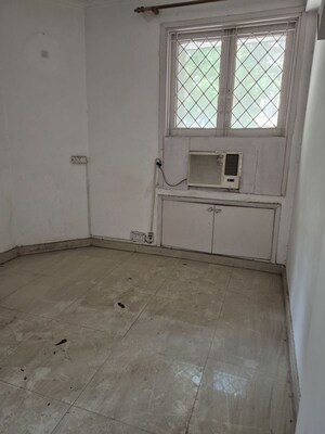 Bedroom in 4 BHK Apartment at Mayur Vihar – for Sale