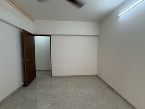 Room in 2 BHK Apartment at Swastik Park, Chembur – for Rent