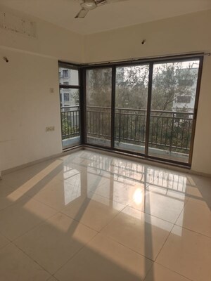 Room in 2 BHK Apartment at Gama Grandeur Apartment, Chembur – for Rent