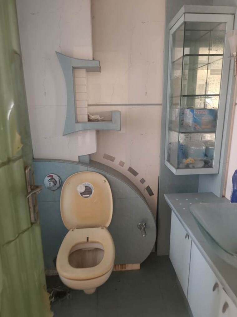 Bathroom, powai-vihar 2 Bedroom 930 Sq.Ft. Apartment In Powai Mumbai 10778961