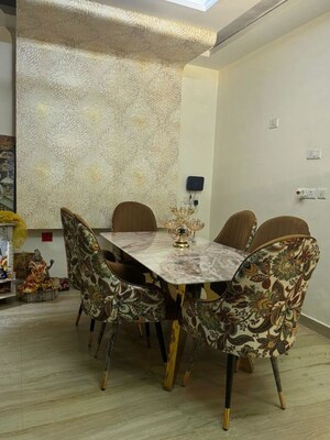 Team Area in 4 BHK Builder Floor at Pitampura – for Sale