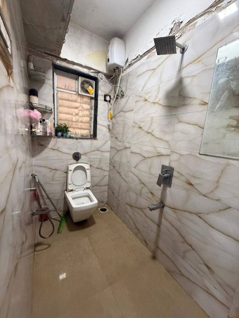 Attached Bathroom, transcon-flora-heights 3 Bedroom 1500 Sq.Ft. Apartment In Andheri West Mumbai 10779035