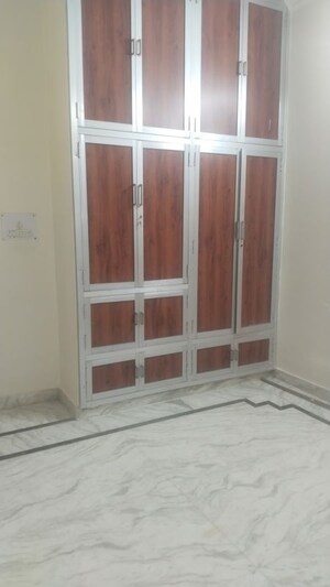 Room in 3 BHK Villa at Gomti Nagar – for Rent