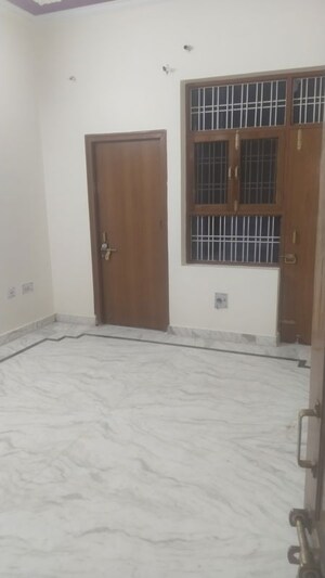 Room in 3 BHK Villa at Gomti Nagar – for Rent