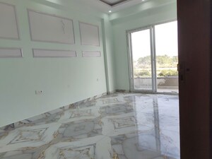 Room in 3 BHK Builder Floor at Sector 10 Greater Noida – for Sale