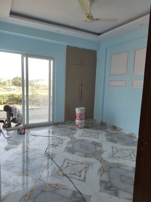 Room in 3 BHK Builder Floor at Sector 10 Greater Noida – for Sale