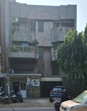 6 BHK Independent House For Sale in Pitampura