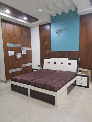 Bedroom in 3 BHK Builder Floor at South City 1 – for Rent