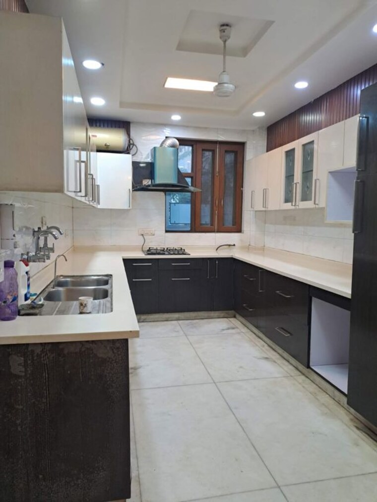 Kitchen, south city 1 3 Bedroom 3000 Sq.Ft. Builder Floor In South City 1 Gurgaon 10779315
