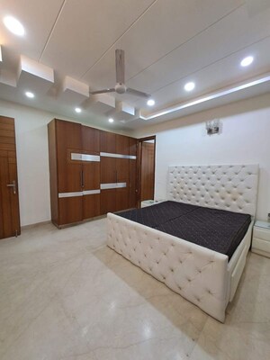 Bedroom in 3 BHK Builder Floor at South City 1 – for Rent