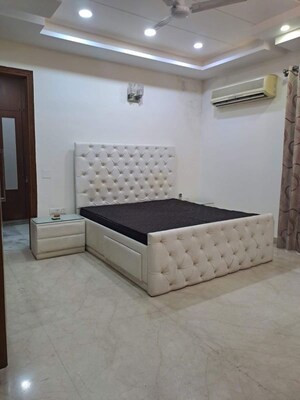 Living Room in 3 BHK Builder Floor at South City 1 – for Rent