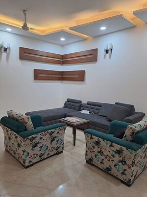 Living Room in 3 BHK Builder Floor at South City 1 – for Rent