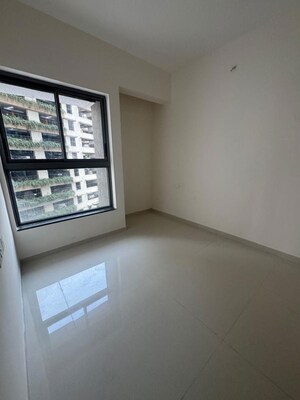 Room in 1 BHK Apartment at Raunak Delight, Owale – for Rent