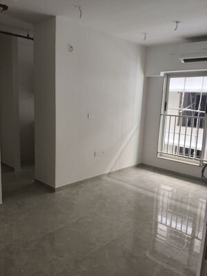Room in 1 BHK Apartment at Enso Sanza, Kandivali East – for Rent