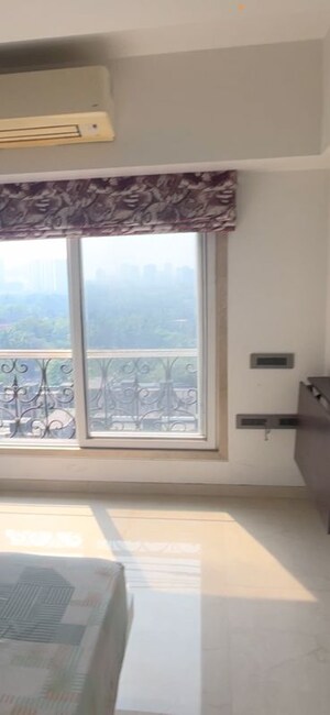 Room in 3.5 BHK Apartment at Kanakia Paris, Bandra East – for Rent