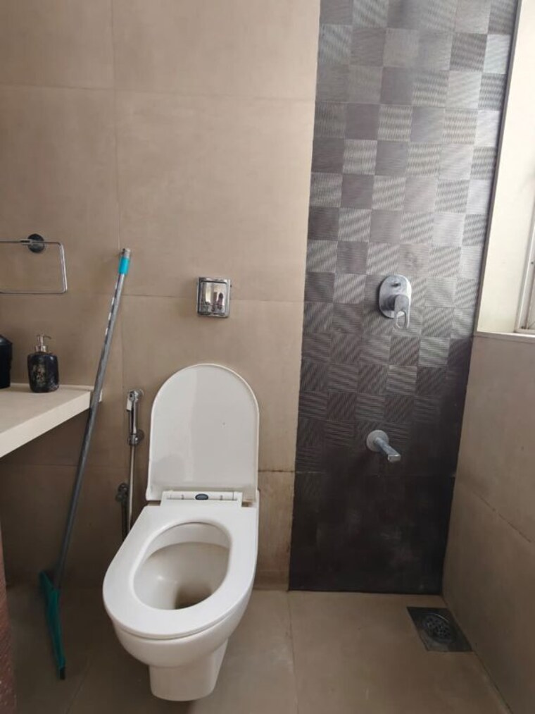 Bathroom, jp-unity-tower 2 Bedroom 715 Sq.Ft. Apartment In Lower Parel Mumbai 10779406