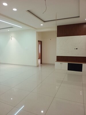 Room in 3 BHK Apartment at Moghalrajpuram – for Sale