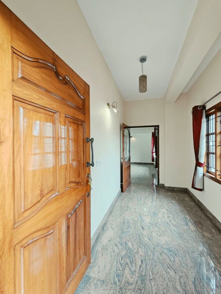 Room, indiranagar 3 Bedroom 2000 Sq.Ft. Apartment In Indiranagar Bangalore 10779423