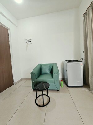 Living Room in 1 BHK Apartment at Indiranagar – for Rent