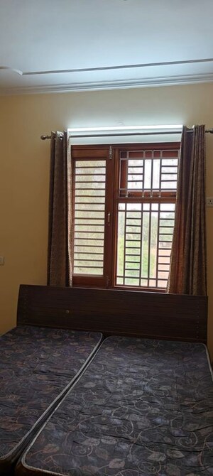 Room in 2 BHK Builder Floor at Sector 23 – for Rent