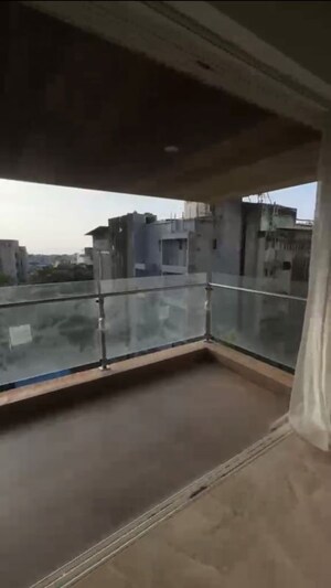  3 BHK Apartment at Pali Hill – for Rent