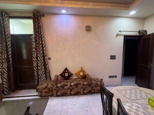 Furnished Amenities in 3 BHK Builder Floor at East Of Kailash – for Rent