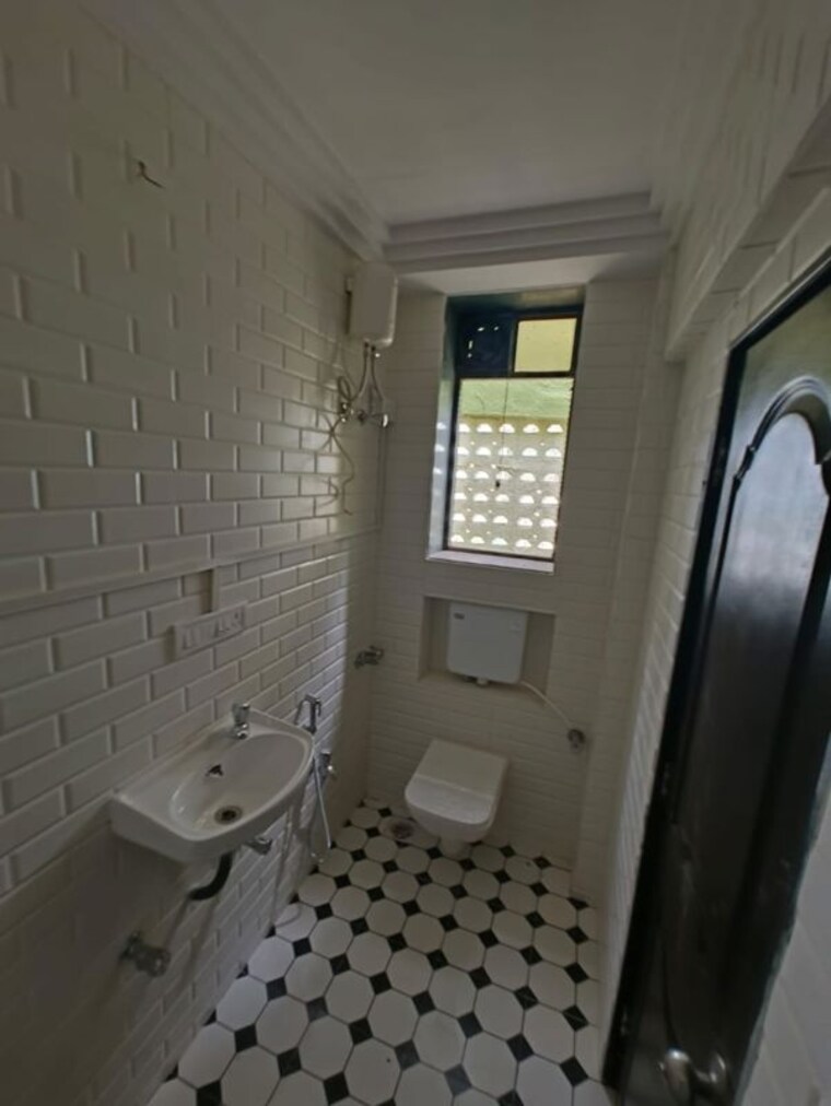 Bathroom, bandra west 3 Bedroom 1650 Sq.Ft. Apartment In Bandra West Mumbai 10779469