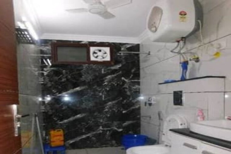  Parking, greater kailash ii 3 Bedroom 2050 Sq.Ft. Builder Floor In Greater Kailash ii Delhi 10779482