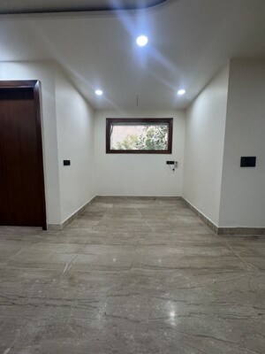 Furnished Amenities in 4 BHK Builder Floor at Shanti Kunj – for Rent