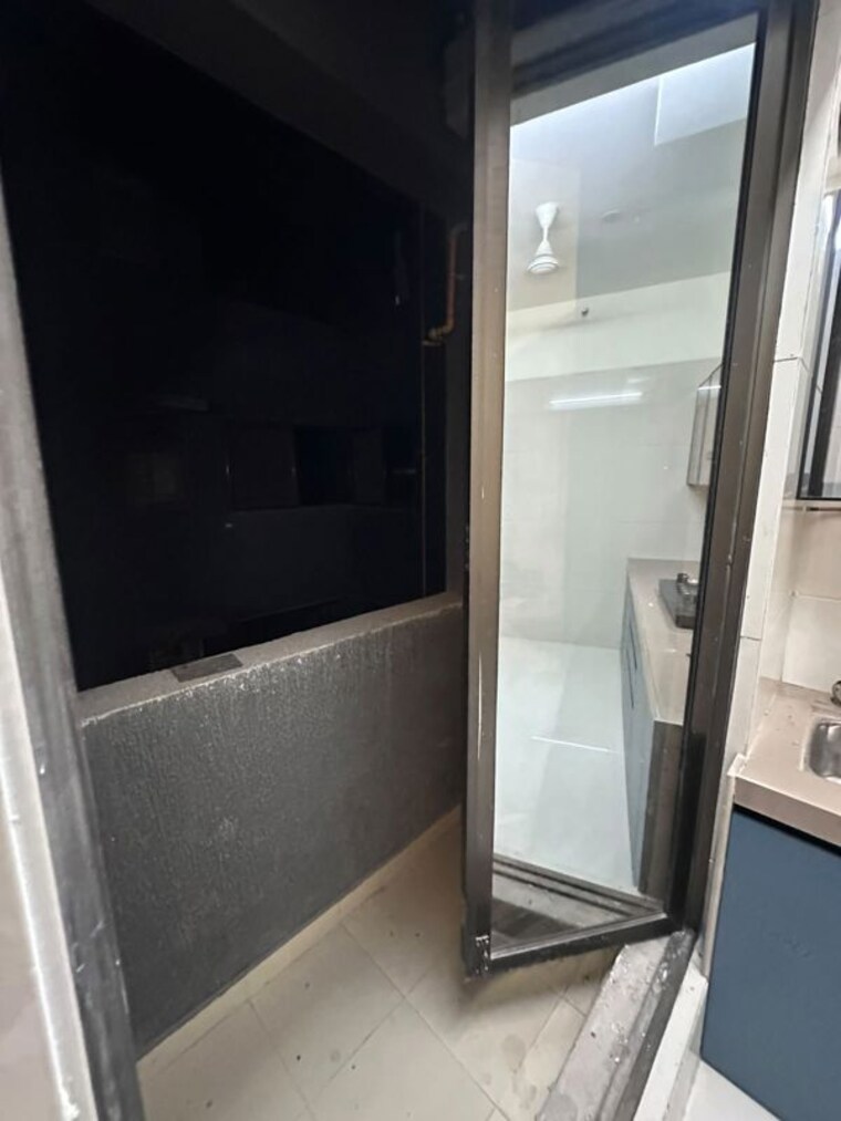 Bathroom, raymond-aashiyana 2 Bedroom 650 Sq.Ft. Apartment In Vartak Nagar Thane 10779492