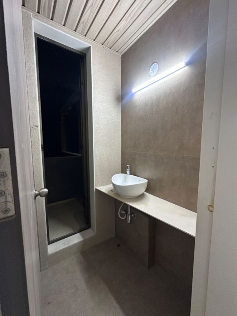 Bathroom, raymond-aashiyana 2 Bedroom 650 Sq.Ft. Apartment In Vartak Nagar Thane 10779492
