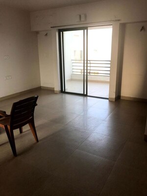 Room in 2 BHK Apartment at Paranjape Crystal Garden, Baner – for Rent